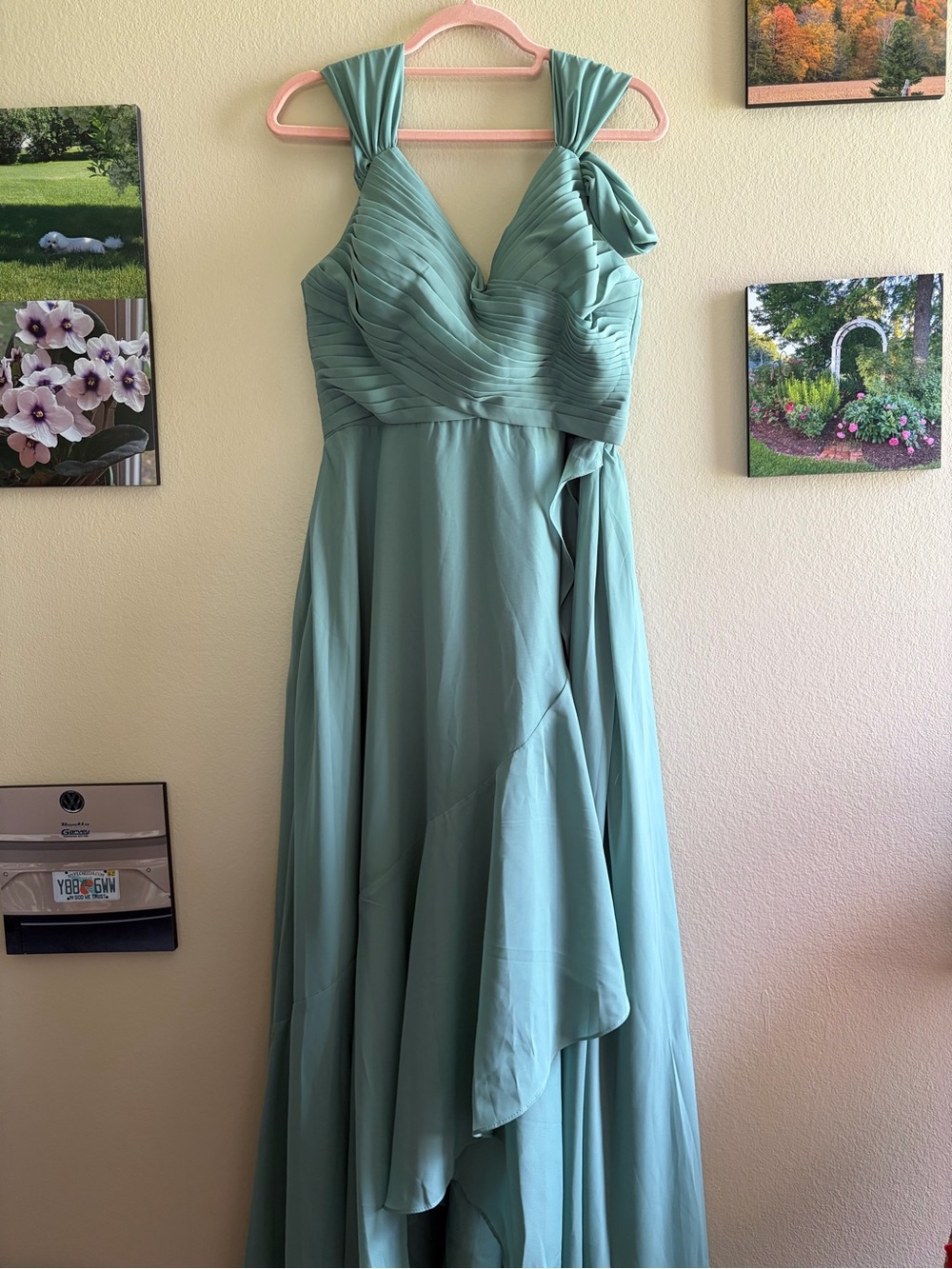 Special occasion dress 👗 in a stunning blue/green, sage color